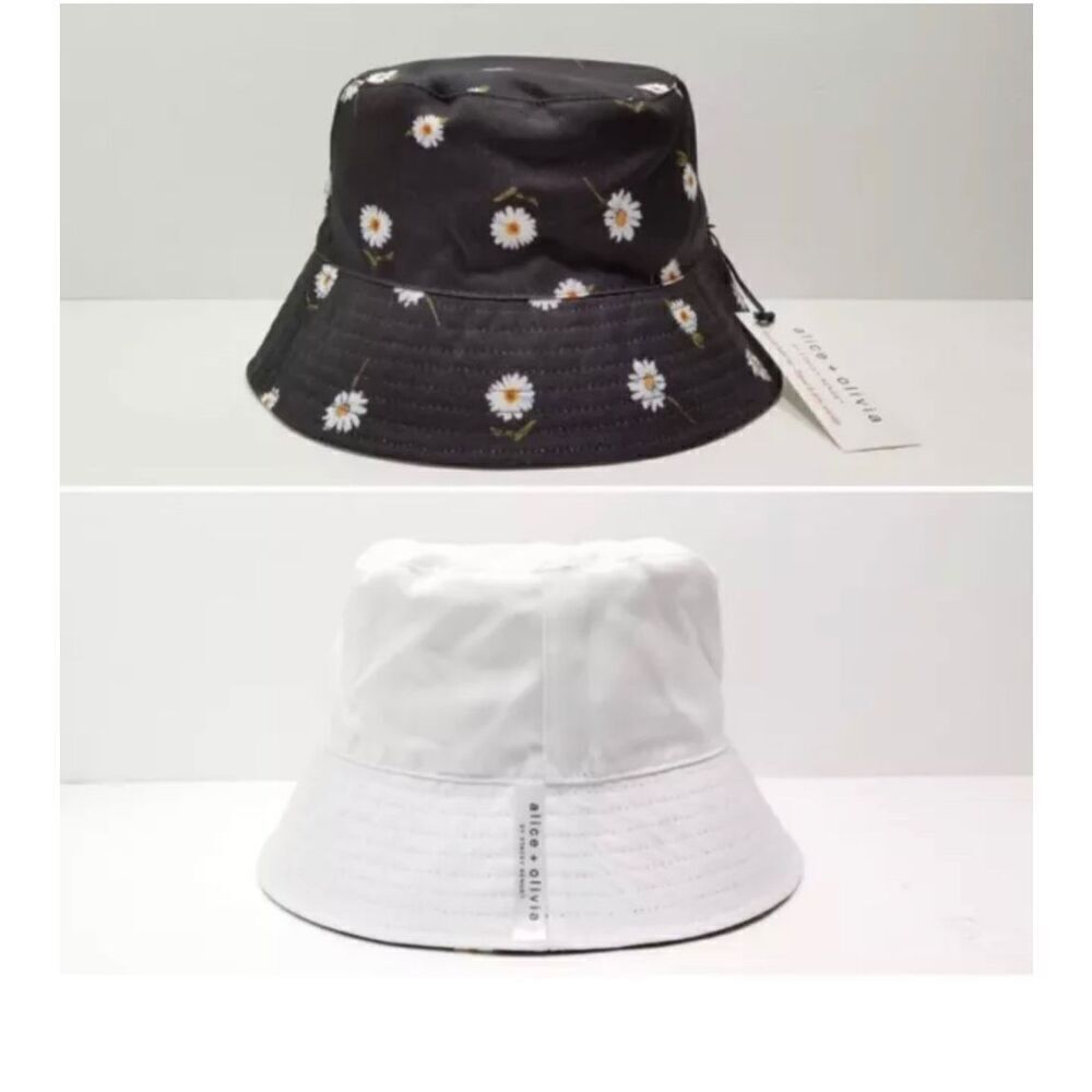 NWT Alex + Olivia Daisy Print Reversible Bucket Hat Black / White One Size